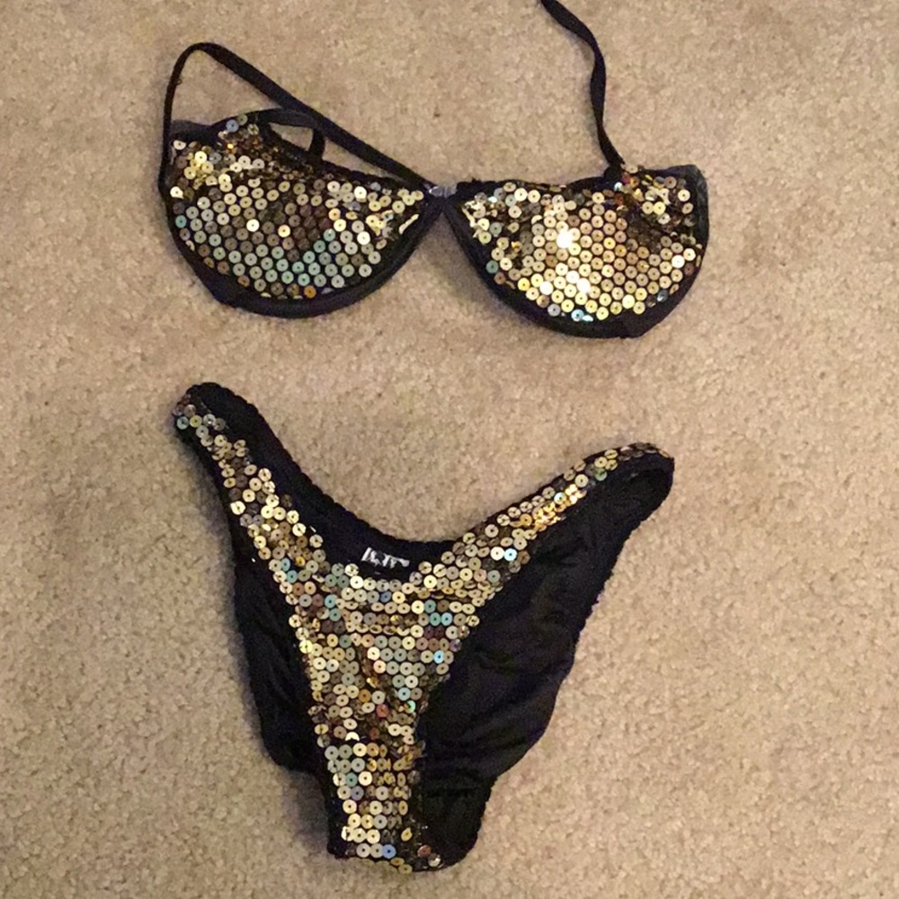2 Piece Black & Gold Bodacious Bodies Swimsuit